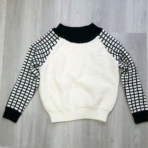 💜2/15💜 White sweater